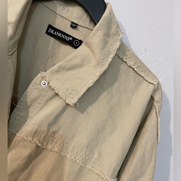 BLANK NYC Fray Edge Shacket in Zoo fair Beige Denim Oversized - Picture 4 of 5